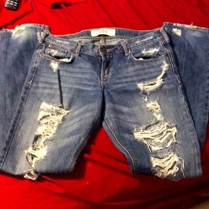 Hollister Boyfriend distressed